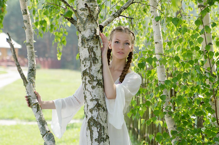 Women in Slavic costumes in Lviv