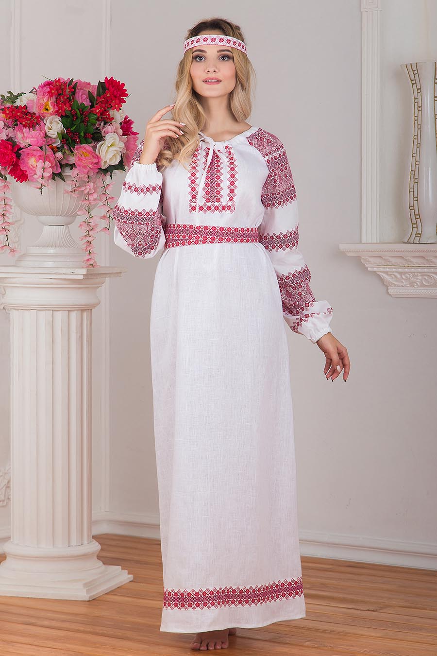 Women in Slavic costumes in Lviv