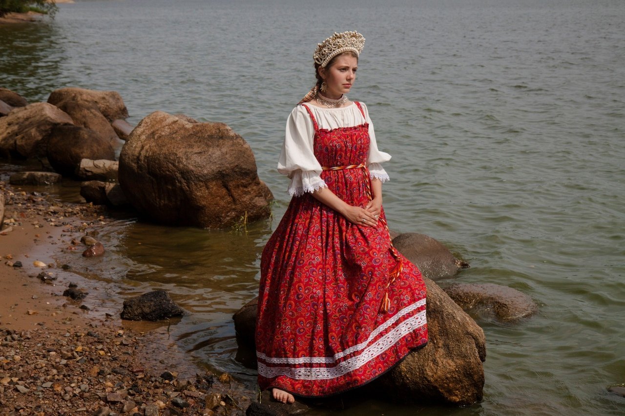 Women in Slavic costumes in Lviv