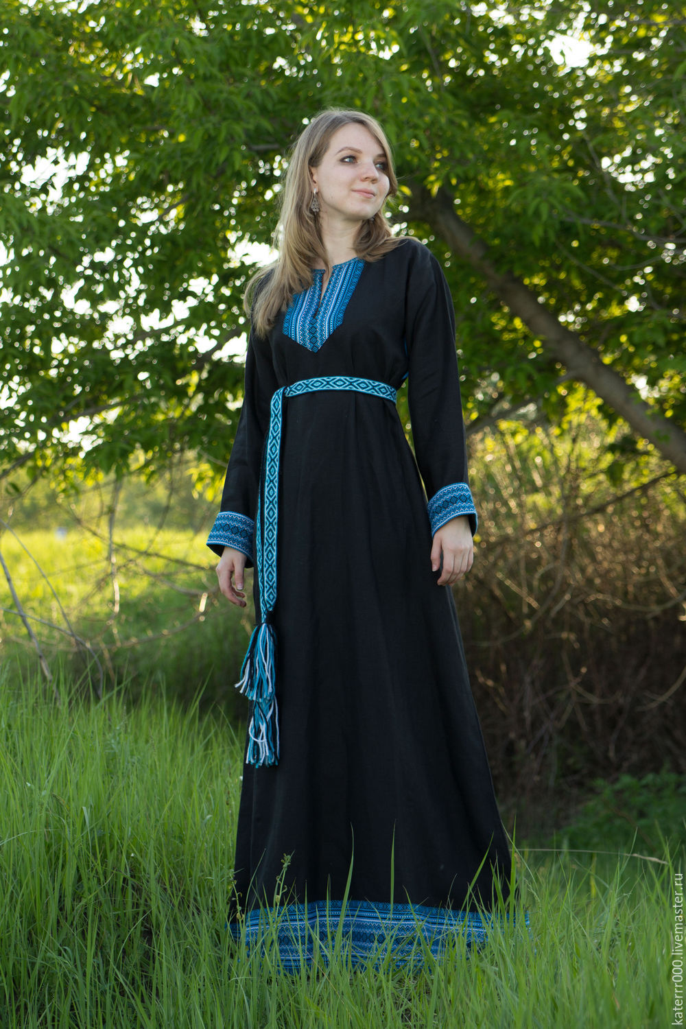Women in Slavic costumes in Lviv